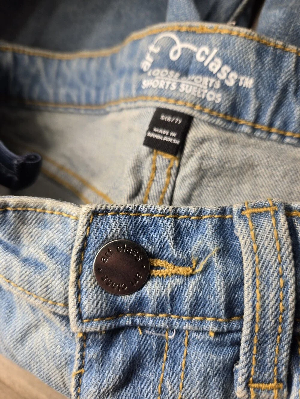 NWOT Art Class Girls Light Wash Loose Jean Shorts Small 6/7